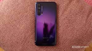 Honor 20 comes with android 9.0, 6.26 inches ips lcd fhd display, kirin 980 chipset, quad rear and 32mp selfie cameras, 8gb and 256gb rom, honor 20 price range myr. Honor 20 And Honor 20 Pro Price Release Date Deals Android Authority