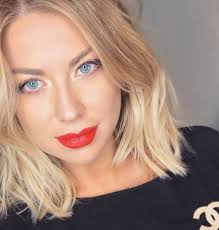 My life isn't all that exciting at the moment, but i'm hoping to spice it up. Stassi Schroeder S Red Lipstick Big Blonde Hair