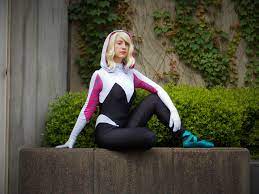 How to capture Spider-Gwen in pointe shoes, for the non-dancer | Wanderlust