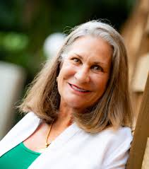 Harriet Lott's Instagram, Twitter & Facebook