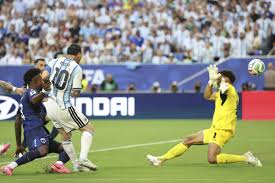 Resumo do dia: Argentina é levada ao limite por Cabo Verde na Copa; Egito e Colômbia também passam