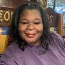 Natalie Giles's Instagram, Twitter & Facebook