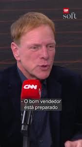 Você já caiu na conversa de um bom vendedor? Ciro Bottini contou que tem um  roteiro de vendas na cabeça e é capaz de vender qualquer coisa #NoLucroCNN