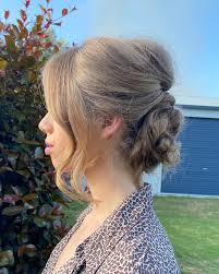 Iced blonde balayage 🧊 Check out the before pictures! This was half head  of foils with @affinageaustralia toner! #holidaycolour @taylorbielby_ . . .  . . . #hoildayhair #balayage #foilayage #blondebalayage #hairgoals  #lisahideawayhair #