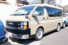 サーフィン仕様のカスタムハイエースにマッチするレトロなディッシュホイール6選 funcars ハイエース トヨタハイエース ハイエース ワゴン