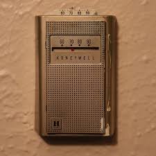 Before replacing a thermostat, shut off the power to your thermostat at the breaker box. How To Reset Honeywell Thermostat Old Model Arxiusarquitectura