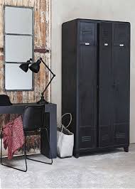 Anciens Rangements D Atelier Vestiaires D Usines Ou Encore Casiers D Ecoles Ces Armoires Indu Armoire Metallique Vestiaire Metallique Deco Style Industriel