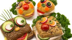 Wir nehmen meist nur geflügelfleisch, da nicht alle kinder (gerade die nicht deutscher herkunft sind) schwein essen dürfen. Essen Fur Den Kindergeburtstag Rezeptideen