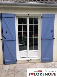 Une Realisation Signee Lorenove Porte Fenetre Pvc Et Volets Battants Alu Bleu Ral 5014 Lorenove I Lo Fenetres A Battants Volet Battant Pvc Volet Battant