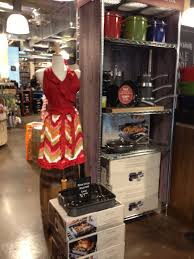 Sur La Table New York Cookshop Cook Dine Serious Cook Cookery School Visual Merchandising Layout Lifestyle Kitchen Utensils Style Table
