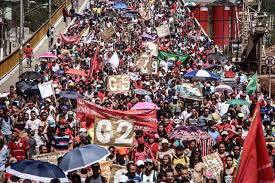 Resultado de imagem para MTST faz protesto na capital paulista pedindo negociação sobre terreno ocupado