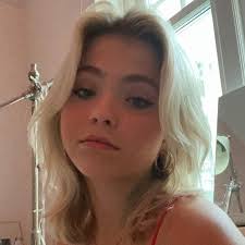 Söt t shirt från Urban outfiters. Köpt på plick men...