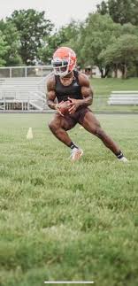 Kansas City Running Back Tyreek Hill Nattyorjuice Kansas city chiefs wide receiver tyreek hill has been barred from team activities after disturbing audio surfaced thursday purportedly showing him threatening his fiancée as the two discussed a recent.