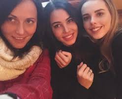 А осенью прошлого года пара объявила о расставании. 22 Letnyaya Anastasiya Reshetova Pokazala Kak Vyglyadela V Detstve Vokrug Tv