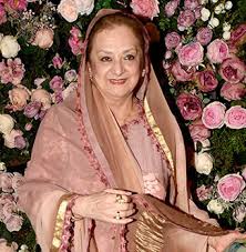 Saira Banu Wikipedia Rahman got married in the year 1995 at the time.