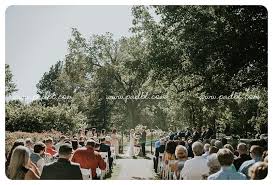 Outdoor Garden Wedding At Peterson Dumesnil House Louisville Ky Historic Wedding Venue Photograp Wedding Venues Indiana Historic Wedding Venue Wedding Venues