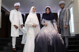 Baca rias pengantin yang bagus. Busana Pengantin Syar I Terinspirasi Peradaban Islam