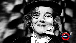 Beryl Reid Says Good Evening