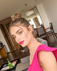 فاجأت عارضة الأزياء الأمريكية الشهيرة تايلور هيل جمهورها ومتابعيها بنشرها صورة جديدة لها من خلال حسابها الشخصي بموقع التواصل الاجتماعي لها بدون مكياج تمامًا، حيث ظهرت طبيعية وبريئة، وعبر جمهورها عن. Screen Mix Ø¹Ù„Ù‰ ØªÙˆÙŠØªØ± Ø§Ù„Ø¬Ù…ÙŠÙ„Ø© ØªØ§ÙŠÙ„ÙˆØ± Ù‡ÙŠÙ„ ÙÙŠ Ø§Ù„Ù…ÙƒØ³ÙŠÙƒ Ø§Ù„ÙŠÙˆÙ…