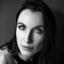 Iris Costello's Instagram, Twitter & Facebook