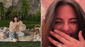 Selena Gomez, Benny Blanco Celebrate Christmas By Singing Carol