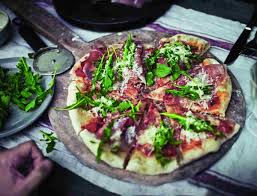In der weber grill academy zeigen wir dir die kunst des premium grillens. Pizzastein