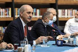 Arif özaydın tarafından ak parti genel başkanvekili numan kurtulmuş ve eşi sevgi kurtulmuş'a günün anısına hediye takdim edildi. Ak Parti Genel Baskanvekili Kurtulmus Gaziantep Universitesi Ndeki Fotografa Iliskin Konustu Son Dakika Haberler