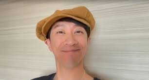 Jun 16, 2021 · 陳漢典與戴資穎搞笑地拿著電蚊拍作勢對打。（圖／翻攝youtube） 廣告場景找來新銳美術指導陳熹弘統籌，並且邀請做過《少年pi》和《天橋上的魔術師》的陳新發質感大師打造出逼真的三合院，以及國寶級噴畫師李錫堅大師在背景加上栩栩如生的雲朵，讓這次影片在詼諧的代言人互動之外增添另. Exl3h56chqlmhm