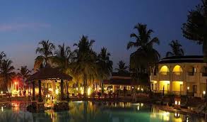 The comfortable resort suites include en suite bathroom, with bathtub and hairdryer. Hotel Holiday Inn Resort Goa India Hotels In Panjim Indian Holiday