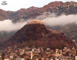 تبعد عن العاصمة صنعاء 256 كم، وهي مركز محافظة تعز أكبر محافظات اليمن سكاناً، وتعد ثالث مدينة يمنية من حيث عدد السكان حيث. ØªØ¹Ø² Taiz Yemen Yemen Yemen Sanaa Beautiful Places