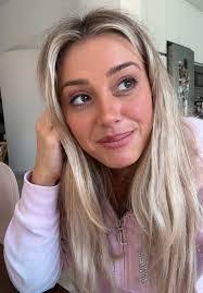 Alice Spears's Instagram, Twitter & Facebook