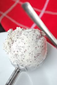 Amaretto Mohn Eis Lebensmittel Essen Rezepte Essen Und Trinken