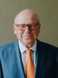 Dr. Peter M. Kleinschmidt, LL.M. (Berkeley)