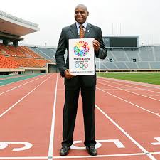 Lewis grew up in new jersey where his parents started the willingboro track club and his father, william mckinley. Carl Lewis Visits Tokyo Offers Support For 2020 Olympic Bid Sports Illustrated