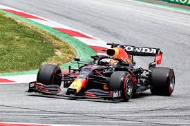 Le néerlandais, leader actuel du championnat du monde, a dominé une nouvelle fois les mercedes en qualifications. F1 Gp De Styrie Max Verstappen S Impose En Patron Devant Lewis Hamilton Sport Fr