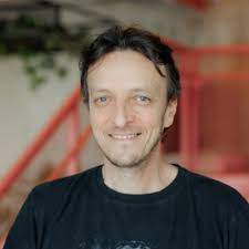 Excited to share my transition from Marketing to Full Stack Development at  Elementor! It only took me a year and some months to announce it! 😅 After  more than a decade in