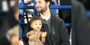 Serena williams had her daughter, olympia, and her husband, alexis ohanian, cheering her on at the u.s. Serena Williams Daughter Claps For Her Mom And Aunt Venus At Match