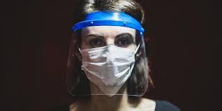 Even though loading on extra layers of protection might feel safer, face shields, hazmat suits and gloves could give a false sense of security. Urteil Gesichtsvisier Ersetzt Keine Maske