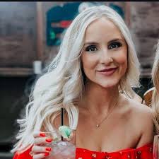 Emily Ledbetter's Instagram, Twitter & Facebook