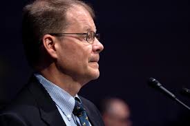 Meet the spelling bee's P-R-O-N-O-U-N-C-E-R