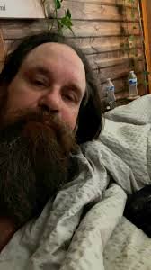 A LITTLE PAY BACK THIS MORNING ,PAISLEE MAY DIDNT GET THE MEMO THAT IT IS A  HOLIDAY AND THAT SHE DIDNT HAVE TO STAND ON MY CHEST AT 5am THIS MORNING TO  WAKE ME UP🤷🏻‍♂️😁❤️🐾🐾🐾