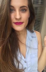 I'm Rodger rabbit if I'm around a woman I really want , Jessica the reason  I love fine women that wear red lipstick it's like a kryptonite lol