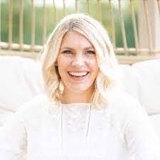 Melissa Setzer's Instagram, Twitter & Facebook