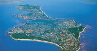 04 77 69 03 06. La Communaute De Communes De L Ile De Re Est A Votre Ecoute Re A La Hune