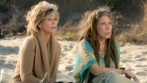 The earlier source highlights that the exterior of the house is located on broad beach road in malibu. Tv Kritik Review Grace And Frankie Jane Fonda Und Lily Tomlin In Neuer Netflix Comedy Von Gian Philip Andreas Auf Tv Wunschliste