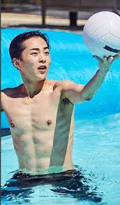 Male Idols Aren T Often Spotted In Their Swimwear But These Idols Weren T Afraid To Show Off Their Amazing Bodies When They App Kim Minseok Exo Exo Exo Xiumin