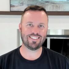 Let's say you only had 15 minutes to prepare for a customer meeting. Could  you still crush the call? To test this we had two of our best account  managers, Karen Hor