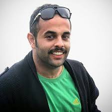 Orxan - İranlı rejissor Cavad Gənci gənc, istedadlı və gələcəyə ümidlə  baxan bir sənətçi idi. Kino və televiziya layihələrində assistent rejissor  və prodüksiya planlaşdırıcısı kimi çalışır, kameranın arxasında həyatını  sənətə həsr etmişdi.