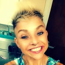 Danielle Whipple's Instagram, Twitter & Facebook