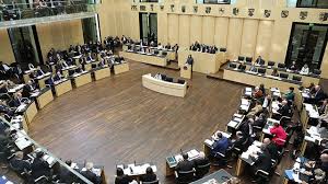 On its own, the resolution has no legislative effect. Bundesrat Mediathek